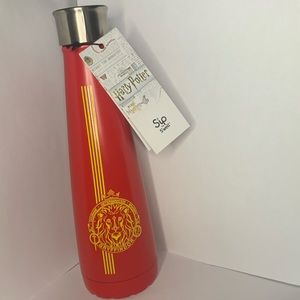 NWT Harry Potter Gryffindor House insulated water bottle Red